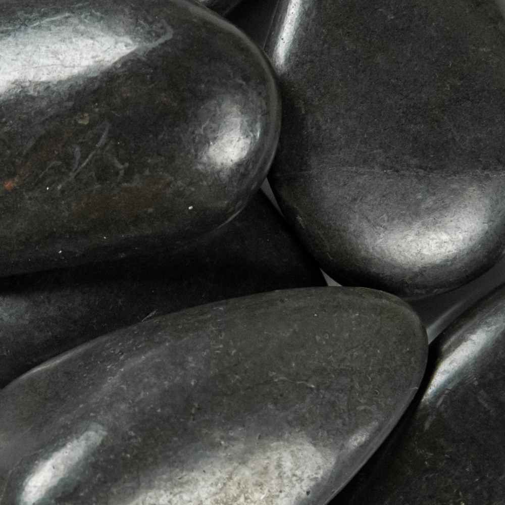 Black Polished 5-9 CM Beach Pebbles